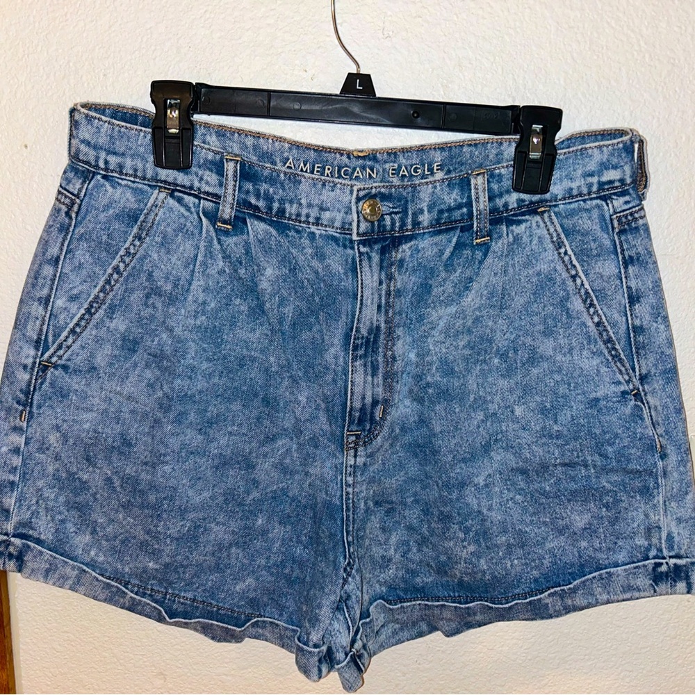 AE mom short Light wash